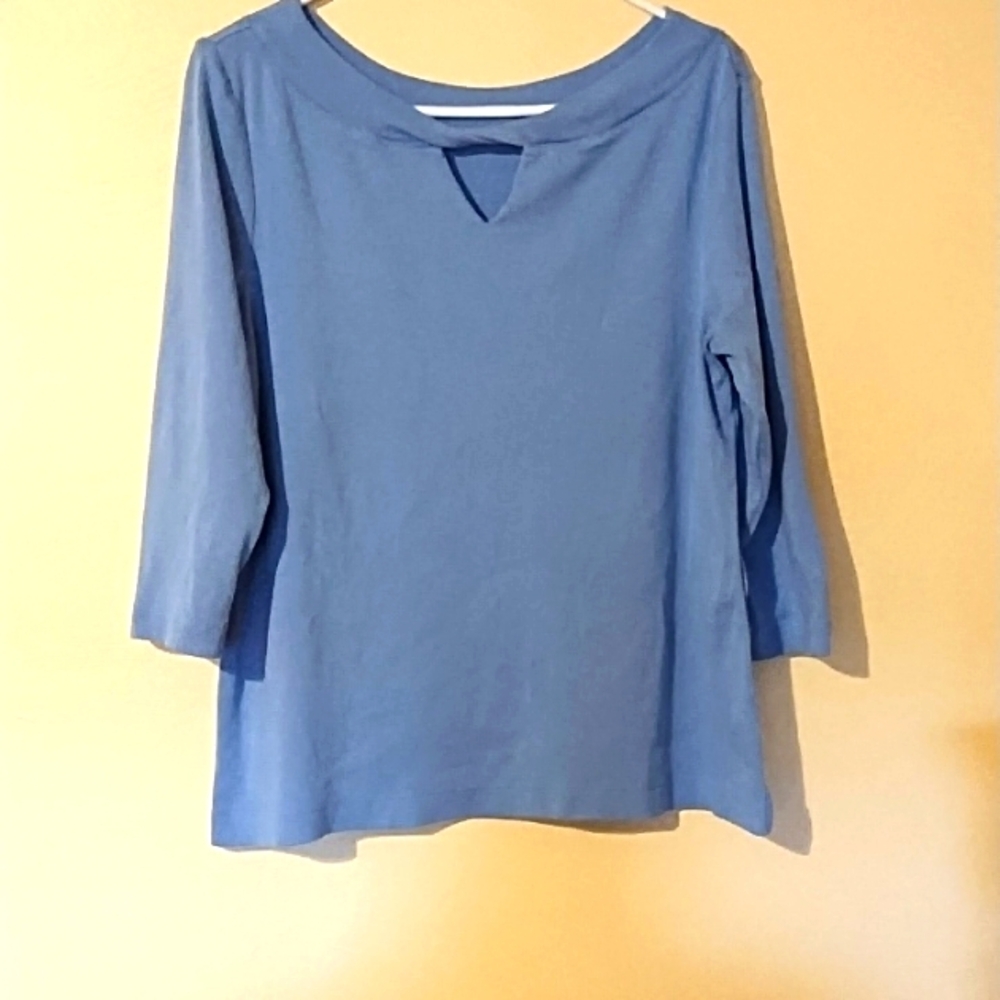 CHICO'S WOMEN SHIRT.